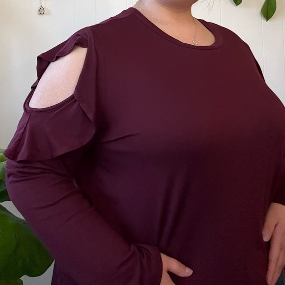 DG2 by Diane Gilman Cold-Shoulder Top with Ruffle 2X - Picture 5 of 5